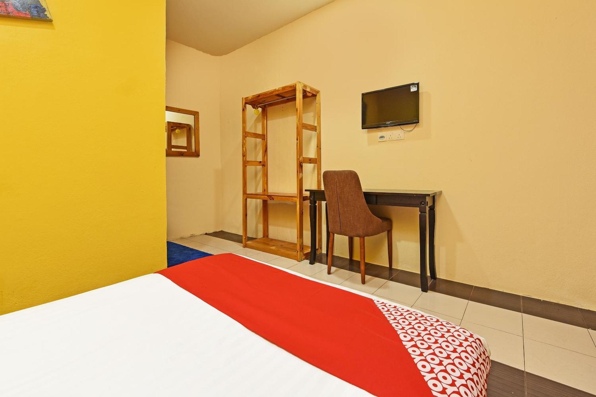 Oyo 90561 Awan Biru Motel Pantai Cenang  Kültér fotó