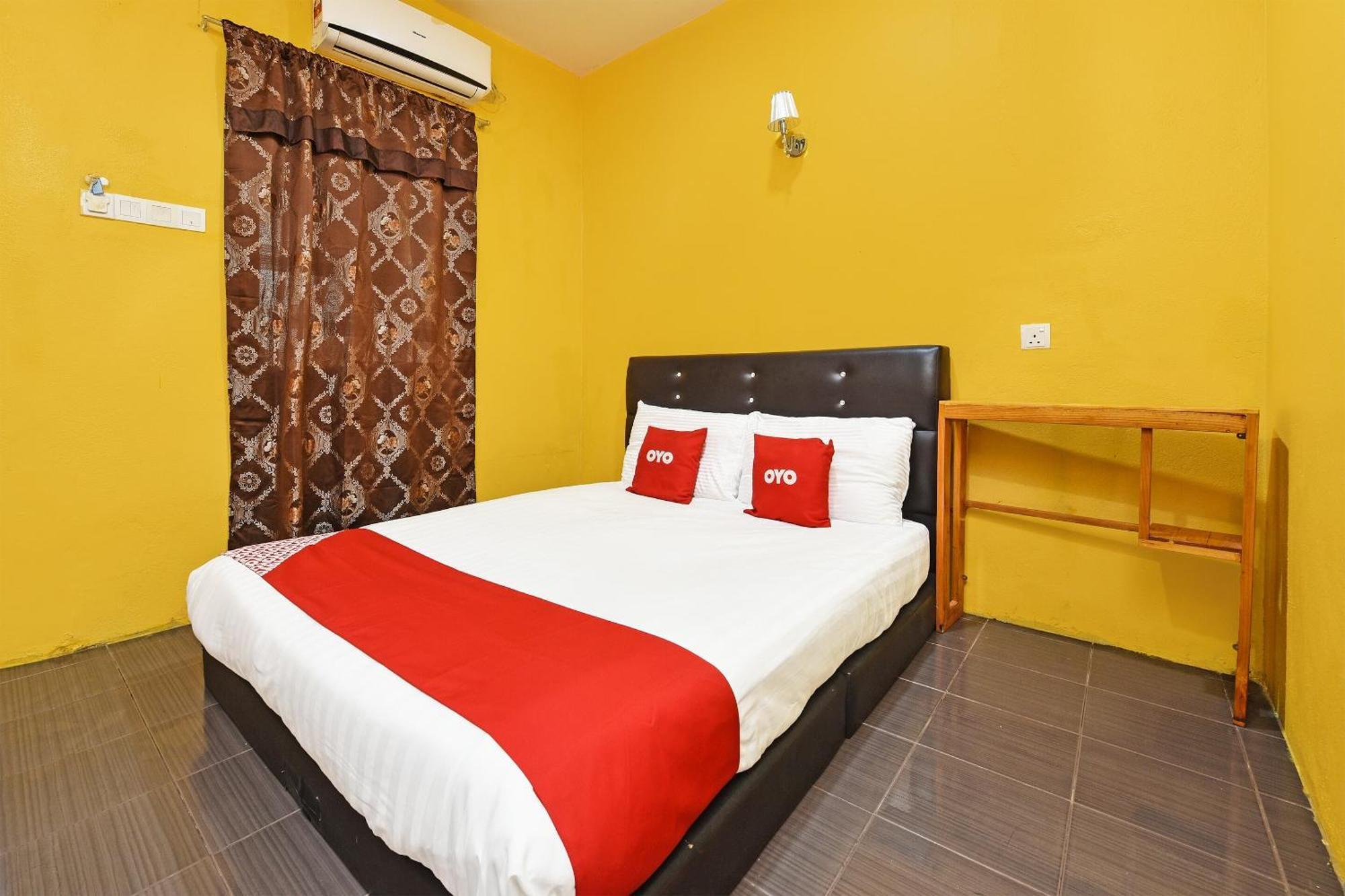 Oyo 90561 Awan Biru Motel Pantai Cenang  Kültér fotó