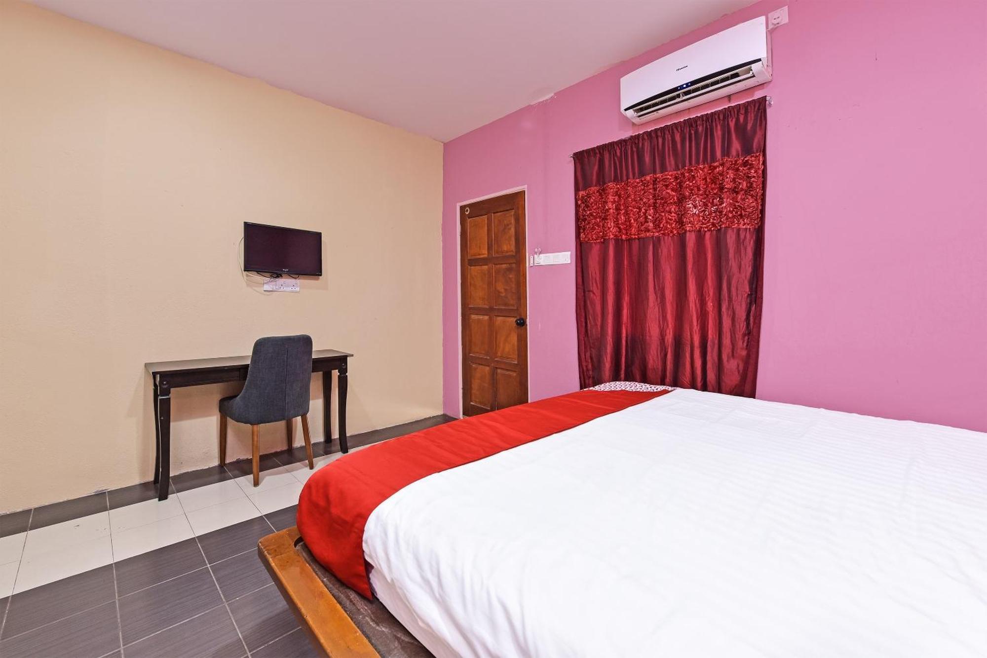 Oyo 90561 Awan Biru Motel Pantai Cenang  Kültér fotó