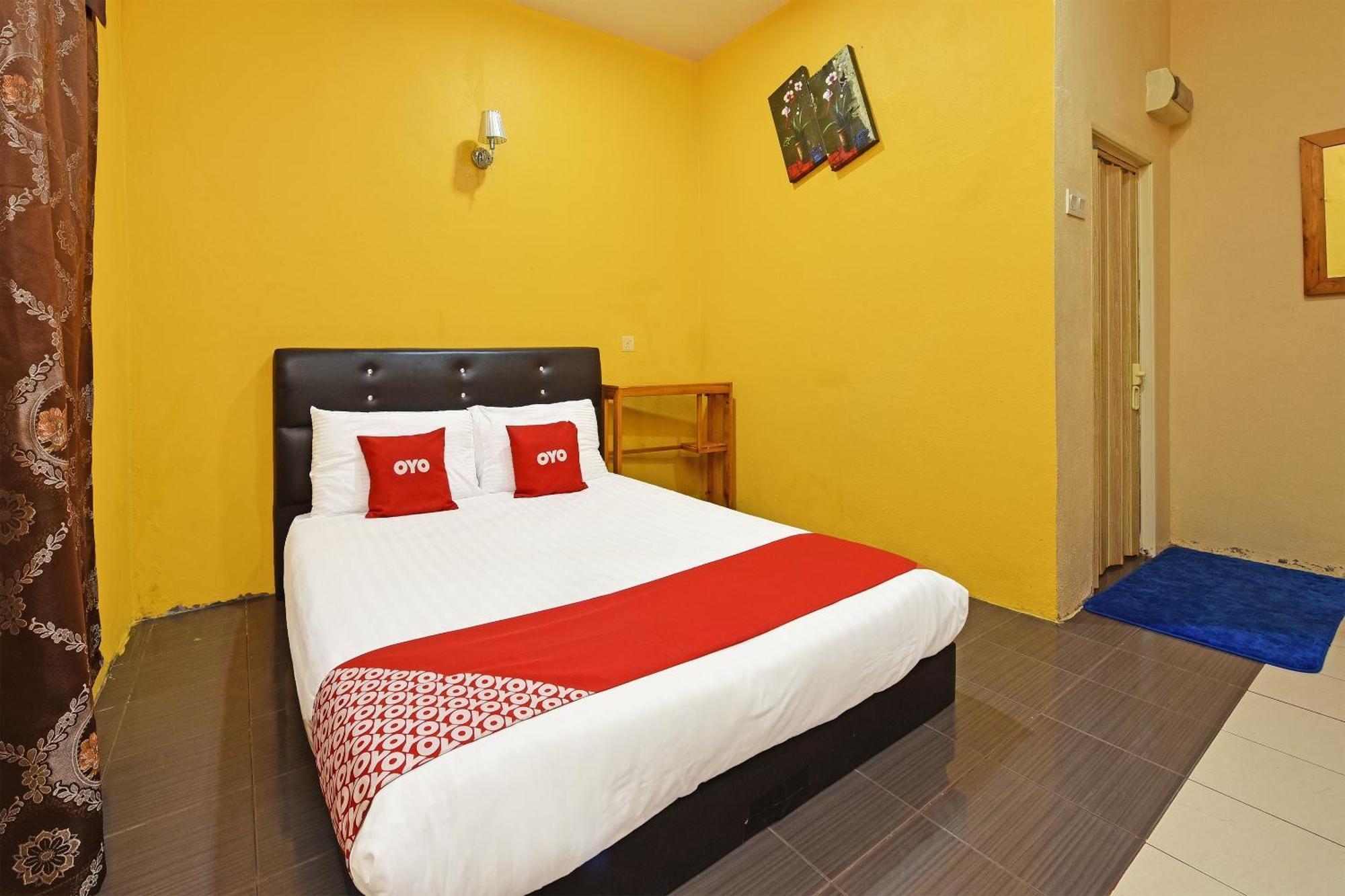 Oyo 90561 Awan Biru Motel Pantai Cenang  Kültér fotó